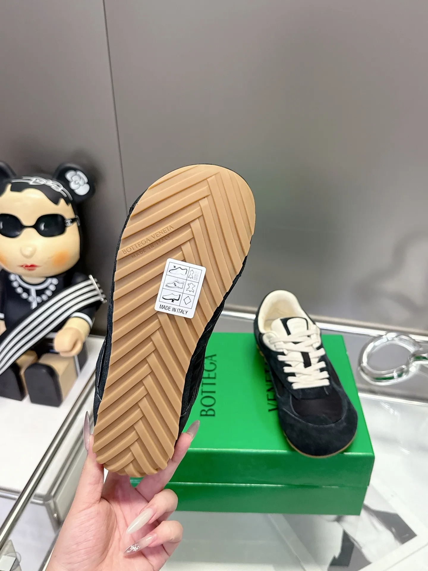 👟👟Ex-factory price 500👟👟 Bottega Veneta｜BV Bottega Veneta 25ss new Forrest shoes Dexun sneakers Sneaker technology nylon and suede, inspired by retro sneakers, a new interpretation of classic sneakers, lightweight, comfortable and breathable summer essentials The sole uses a classic woven texture, which is very recognizable, and is spliced with nylon suede, giving it a full texture!   Size: #Female 35-40 (41 made to order, non-refundable)